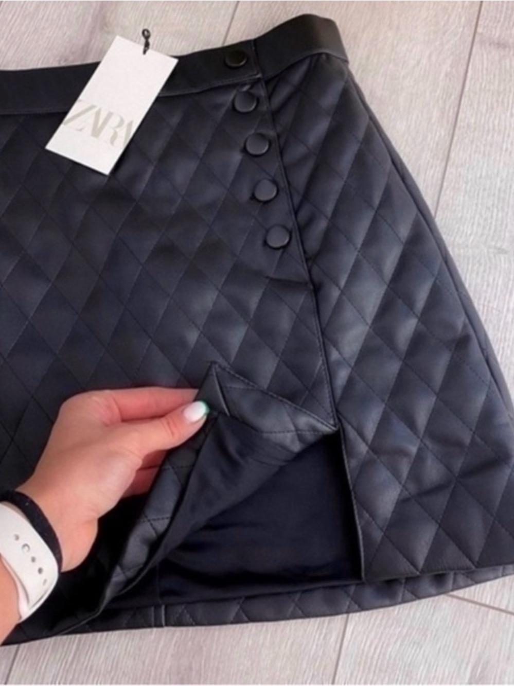 Zara Quilted Faux Leather Black Mini Skirt with Front Buttons - Picture 5 of 9